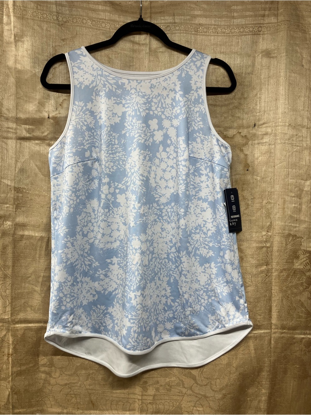 crown & ivy Light Blue and White Floral Scoop Neck Tank
